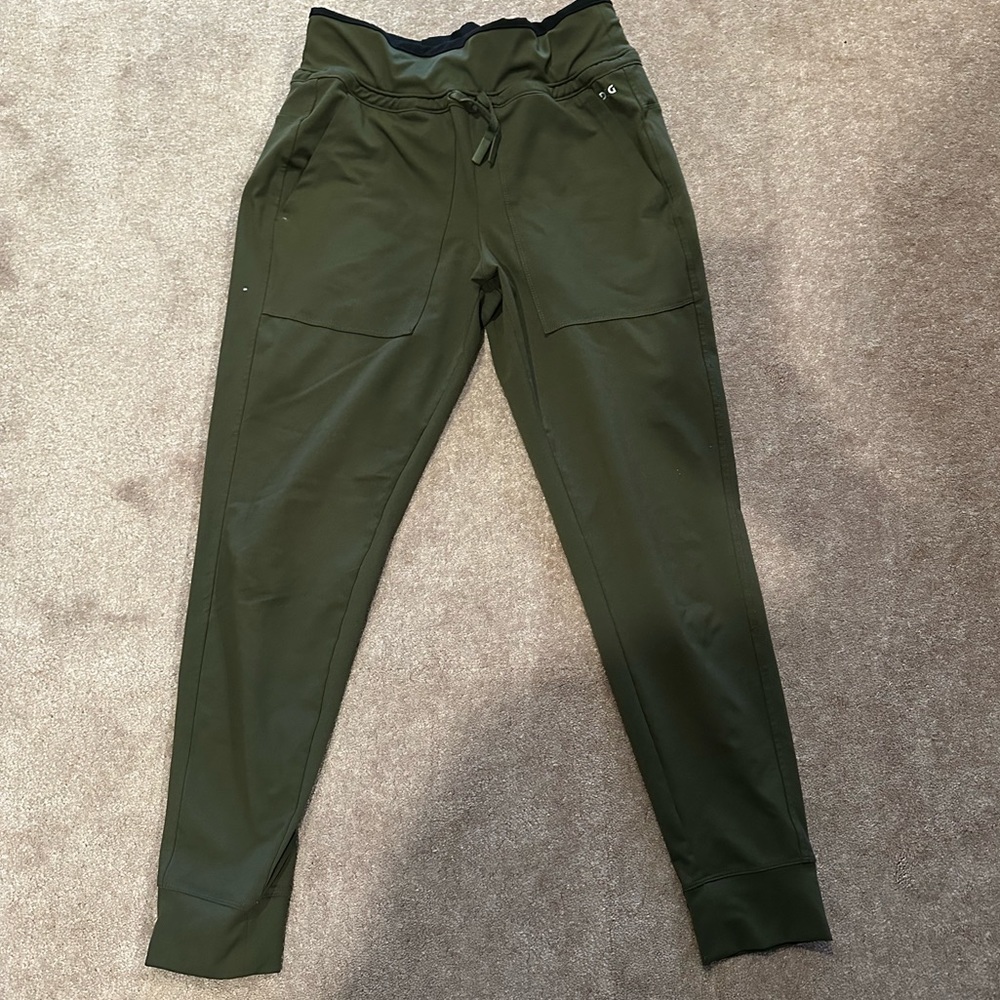 DSG army green joggers size small